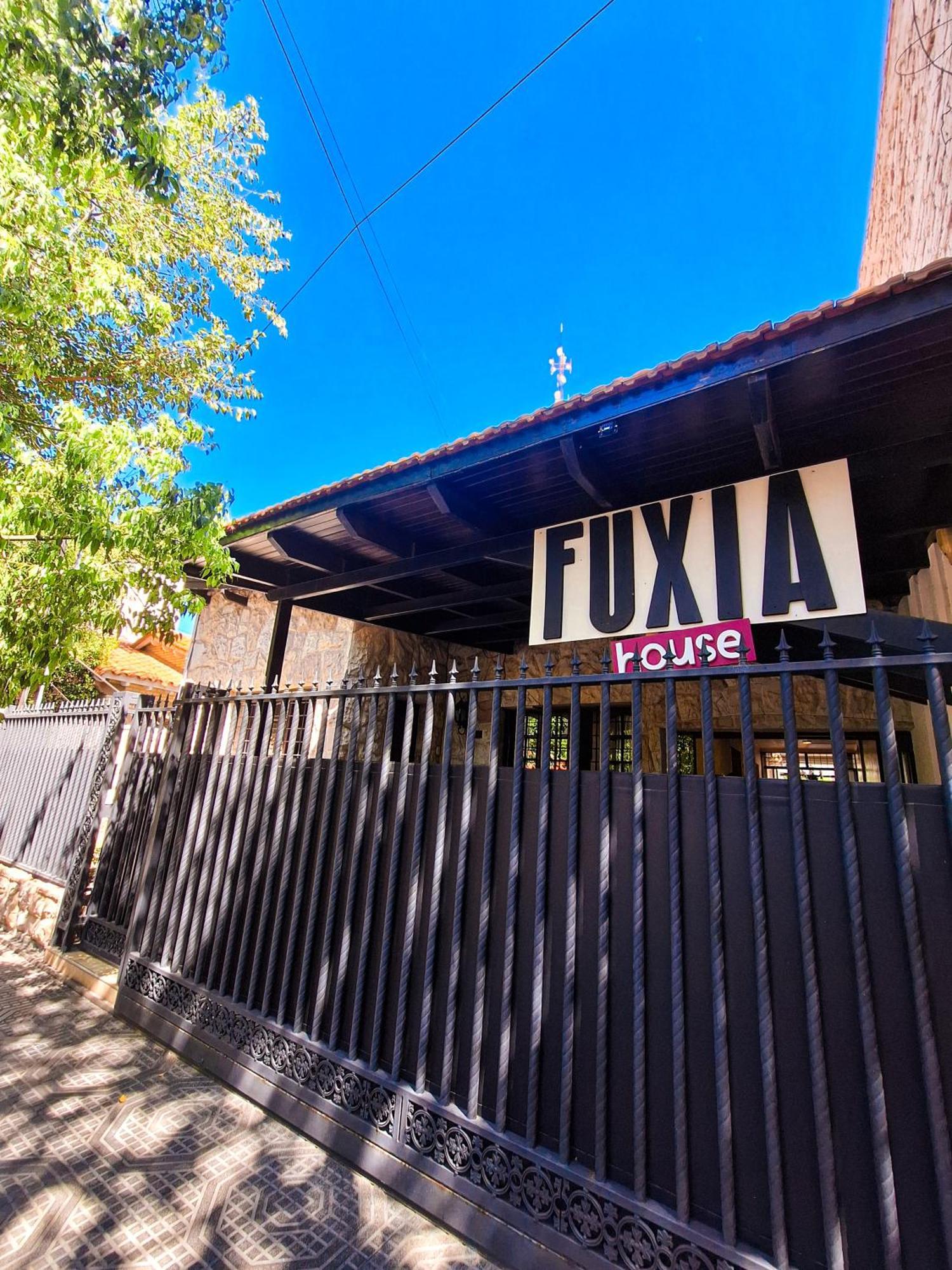Fuxia House Hostel Mendoza Exterior foto